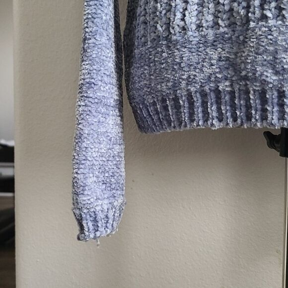 C Sweater top - Picture 2 of 9